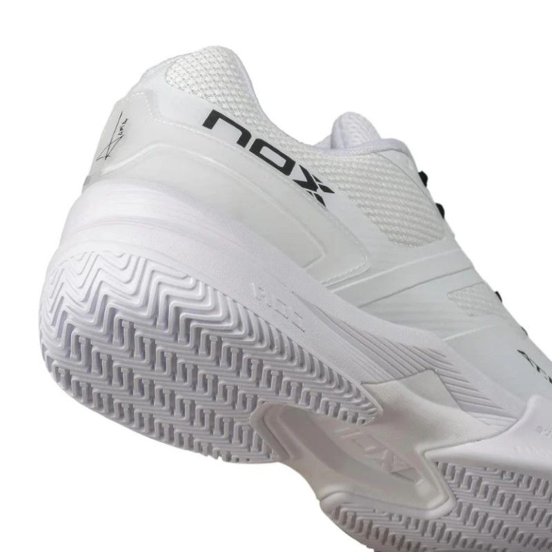 CHAUSSURES DE PADEL NOX AT10 PRO blanc