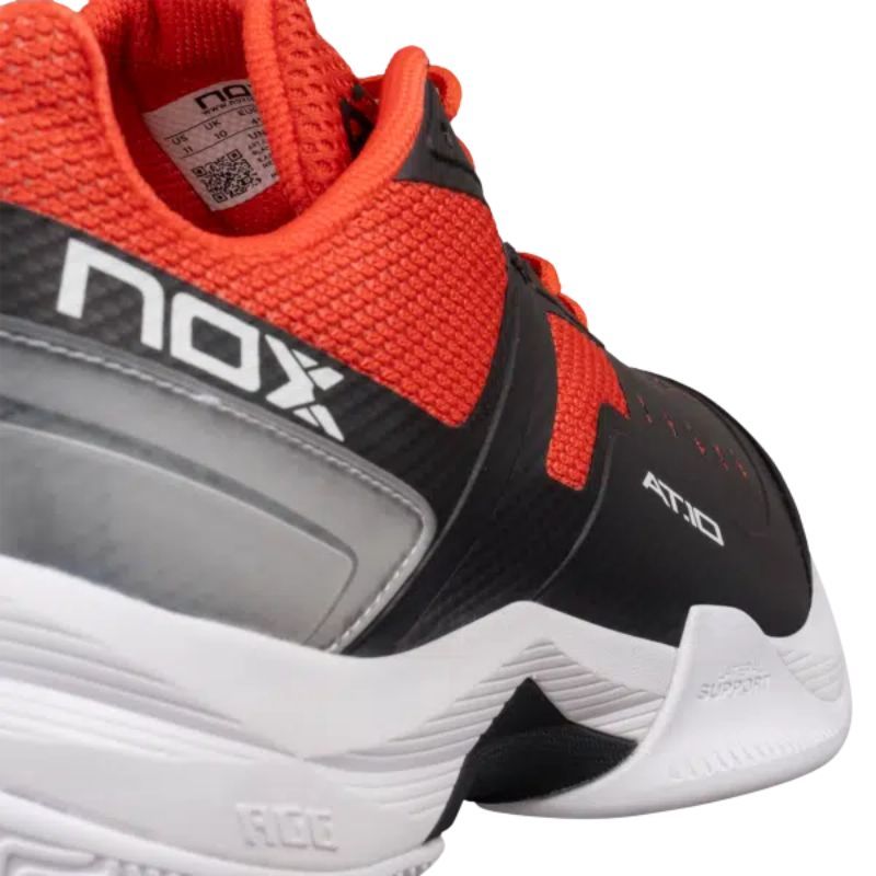 CHAUSSURES DE PADEL NOX AT10 PRO noir/rouge